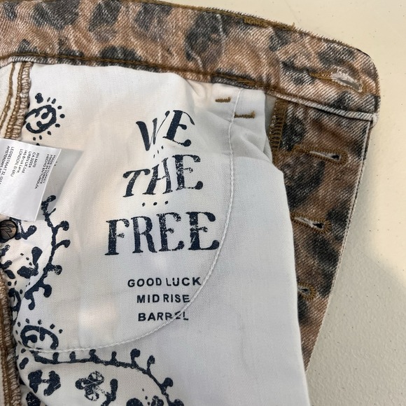 Free People We The Free Good Luck Mid-Rise Barrel Jeans Leopard Print Size 28 - Picture 10 of 12